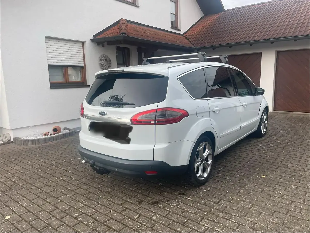 Gebraucht Ford S-MAX Titanium 140 PS (102 kW) 2011 Weiß Van / Kleinbus