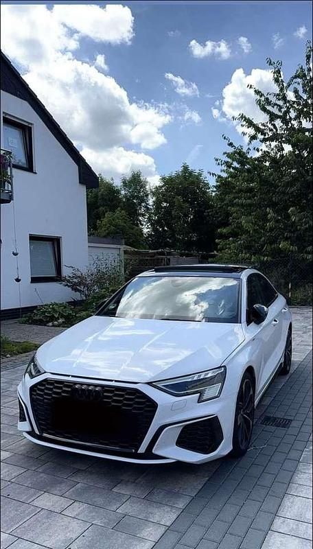 Weiß Gebraucht 2021 Audi A3 S-Line Limousine | 26.500 € (Etwas zu teuer) - Bild 1/4
