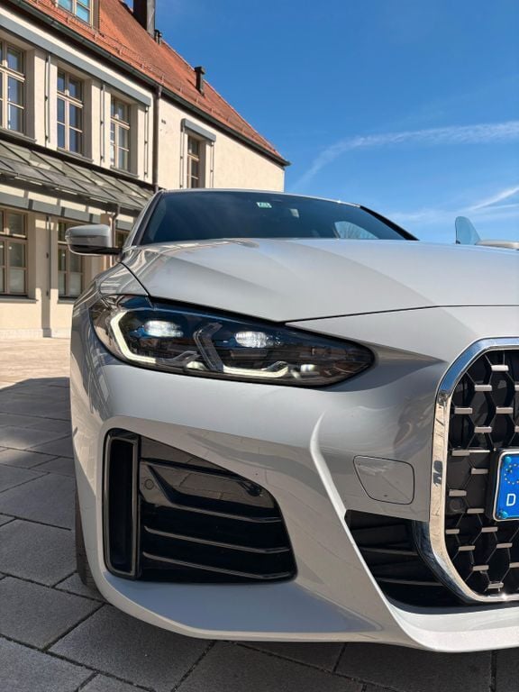 Grau Gebraucht 2023 BMW 420 Gran Coupé M Sport Coupé | 42.000 € (Guter Preis) - Bild 1/4