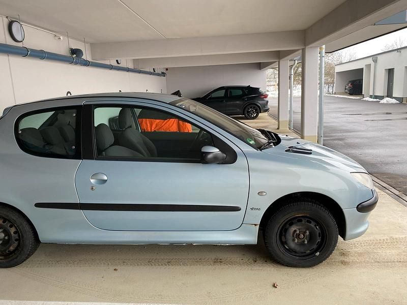 Gebraucht Peugeot 206 75 PS (55 kW) 2003 Blau Kleinwagen