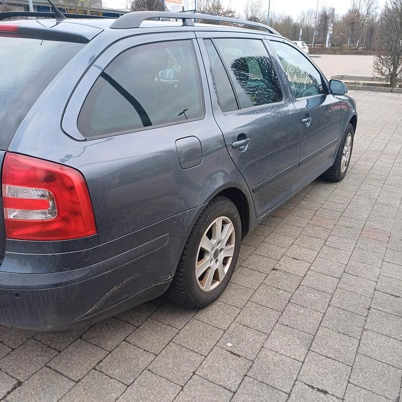 Gebraucht Skoda Octavia 160 PS (117 kW) 2008 Grau Kombi