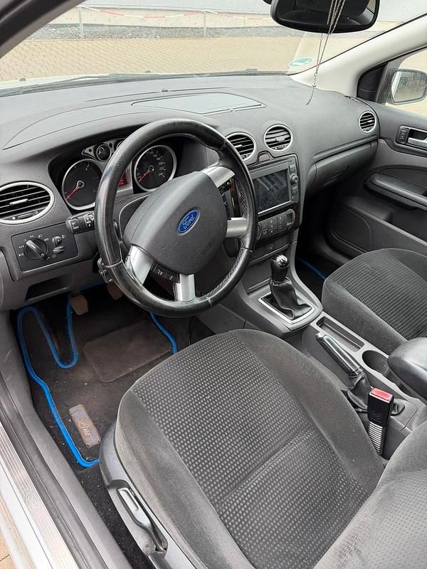 Gebraucht Ford Focus 145 PS (106 kW) 2006 Grau Limousine