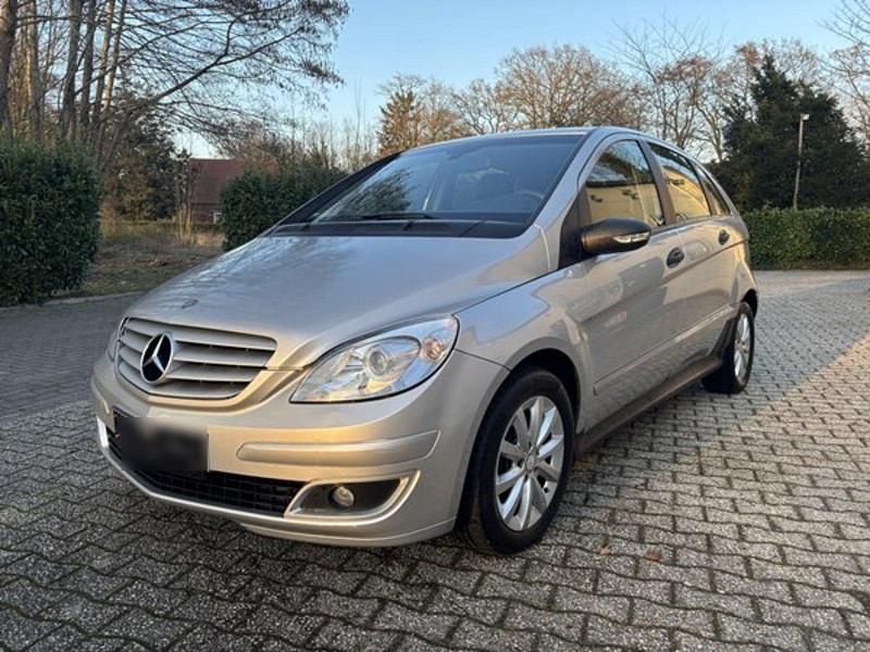 Gebraucht Mercedes B180 109 PS (80 kW) 2005 Silber Van / Kleinbus