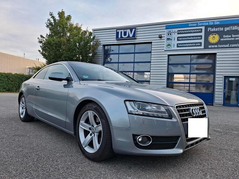 Grau Gebraucht 2009 Audi A5 Coupé | 7.500 € (Guter Preis) - Bild 1/4