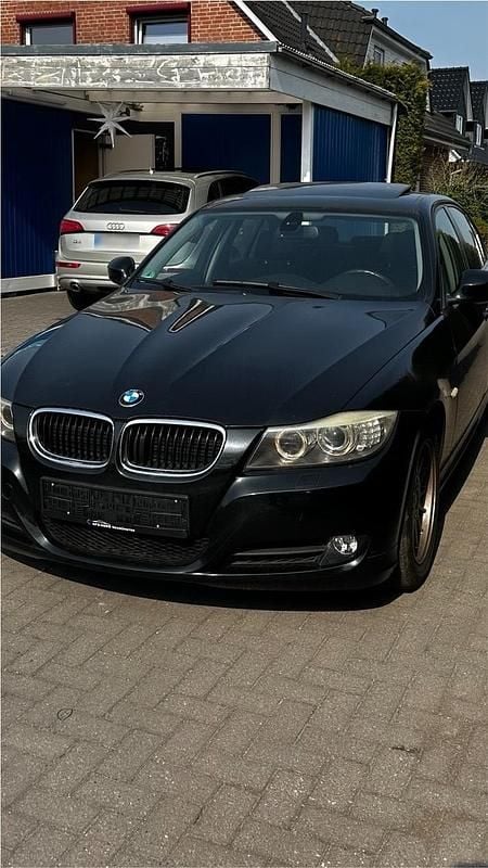 Gebraucht BMW 320 170 PS (125 kW) 2009 Schwarz Limousine