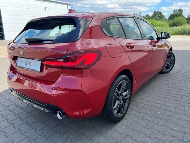 Gebraucht BMW 118 Sport Line 150 PS (110 kW) 2021 Rot metallic melbournerot metallicrot Kleinwagen