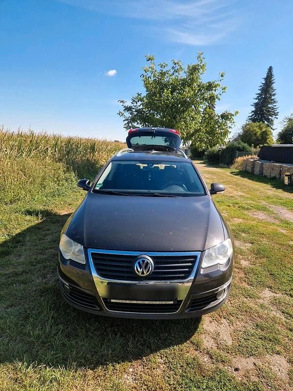 Braun Gebraucht 2008 VW Passat Kombi | 1.500 € (Superpreis) - Bild 1/4