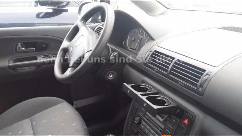 Gebraucht VW Sharan Trendline 140 PS (102 kW) 2007 Blau Van / Kleinbus