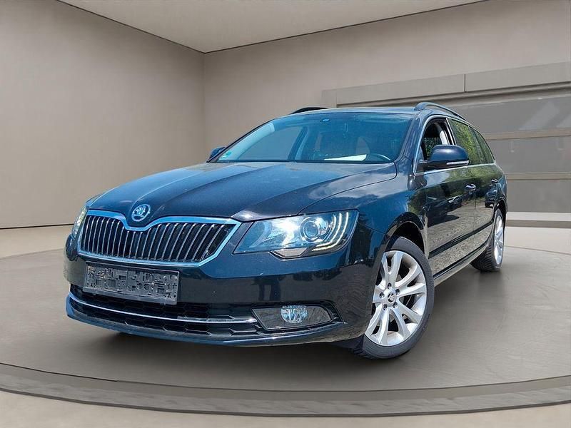 Schwarz Gebraucht 2015 Skoda Superb Exclusive Kombi | 12.783 € (Fairer Preis) - Bild 1/4