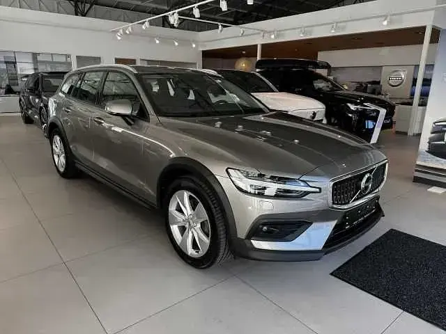 Gebraucht Volvo V60 CC 145 PS (106 kW) 2021 Kombi