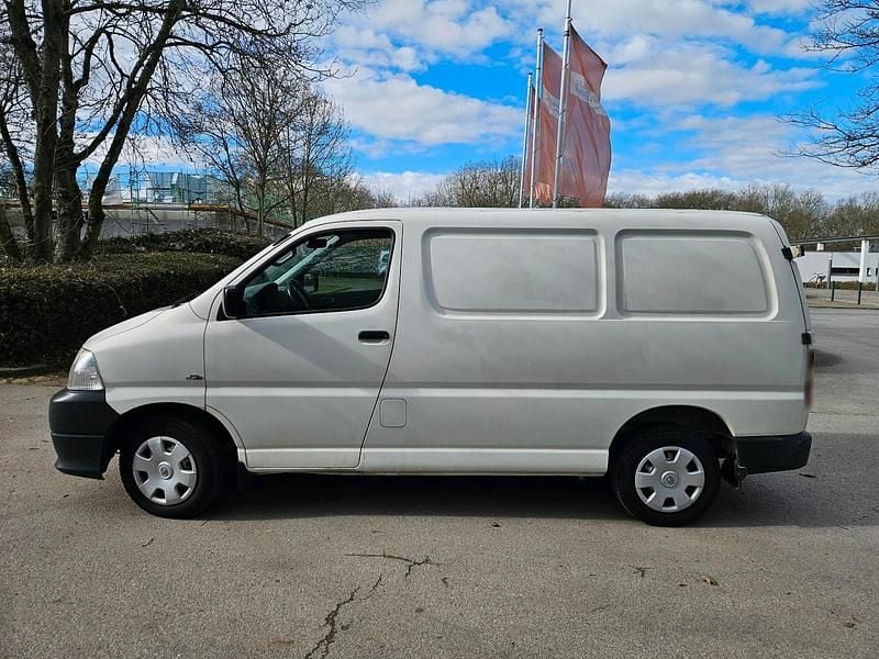 Gebraucht Toyota HiAce 95 PS (69 kW) 2010 Weiß Abholung