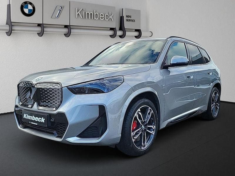 Spacesilber metallic Neu 2025 BMW iX1 Luxury Line SUV | 46.880 € (Superpreis) - Bild 1/4