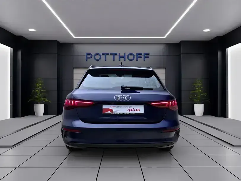 Gebraucht Audi A3 Sportback e-tron Design 204 PS (150 kW) 2021 Navarrablau metallic Kleinwagen