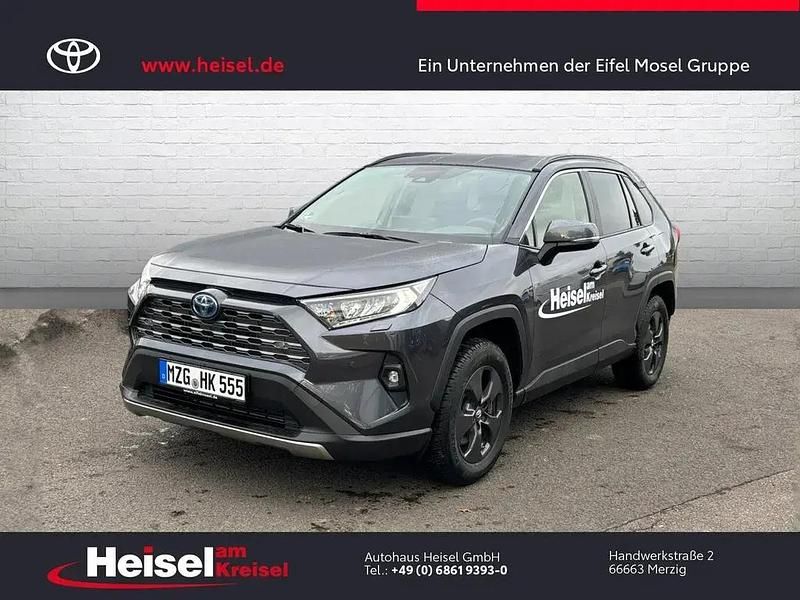 Grey metallic Gebraucht 2024 Toyota RAV4 Hybrid Team SUV | 39.960 € (Guter Preis) - Bild 1/4