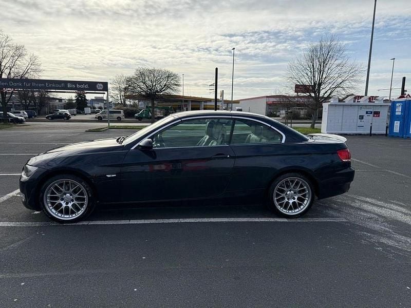 Gebraucht BMW 320 Cabriolet 177 PS (130 kW) 2009 Blau Cabrio