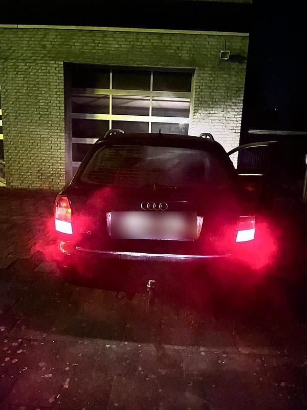 Gebraucht Audi A4 131 PS (96 kW) 2004 Blau Kombi