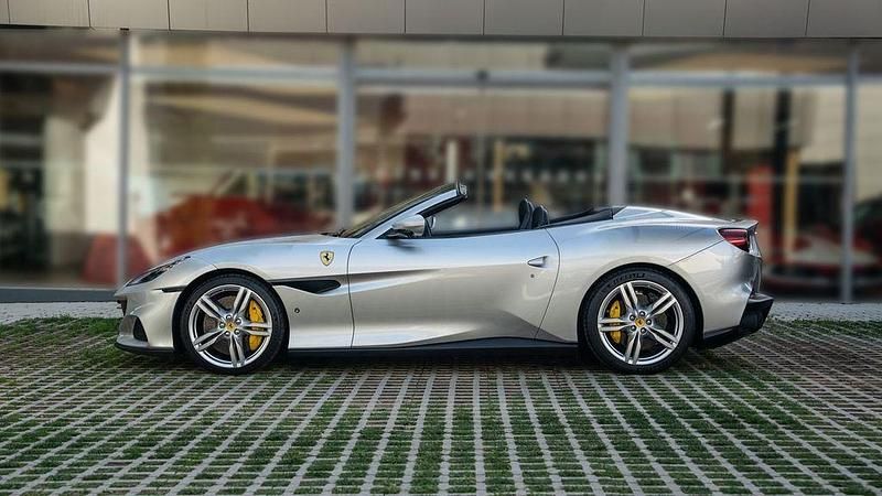 Gebraucht Ferrari Portofino 628 PS (461 kW) 2022 Silber Cabrio