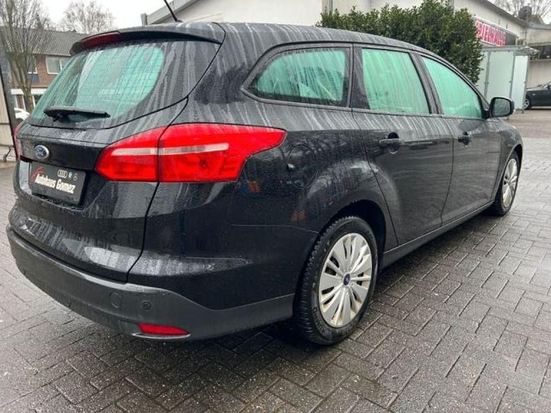 Gebraucht Ford Focus 120 PS (88 kW) 2015 Schwarz Kombi