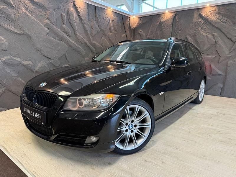 Schwarz Gebraucht 2012 BMW 320 Comfort Edition Kombi | 4.990 € (Guter Preis) - Bild 1/4