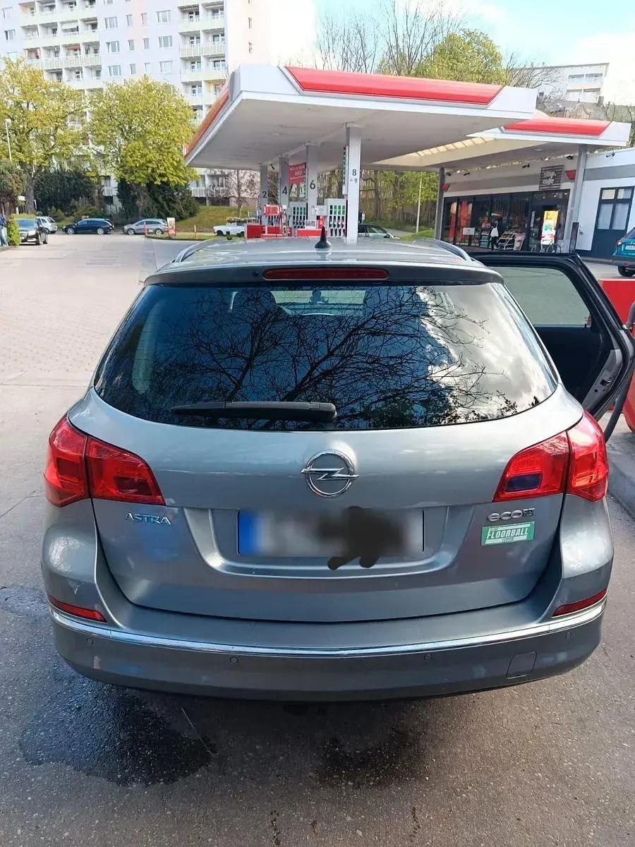 Gebraucht Opel Astra Eco 110 PS (80 kW) 2014 Grau Kombi