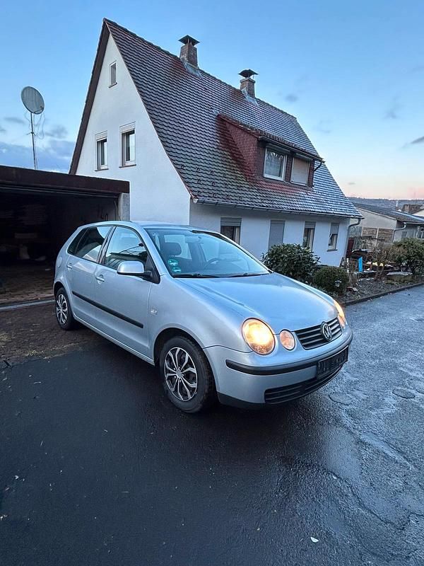 Gebraucht VW Polo 64 PS (47 kW) 2003 Silber Kleinwagen