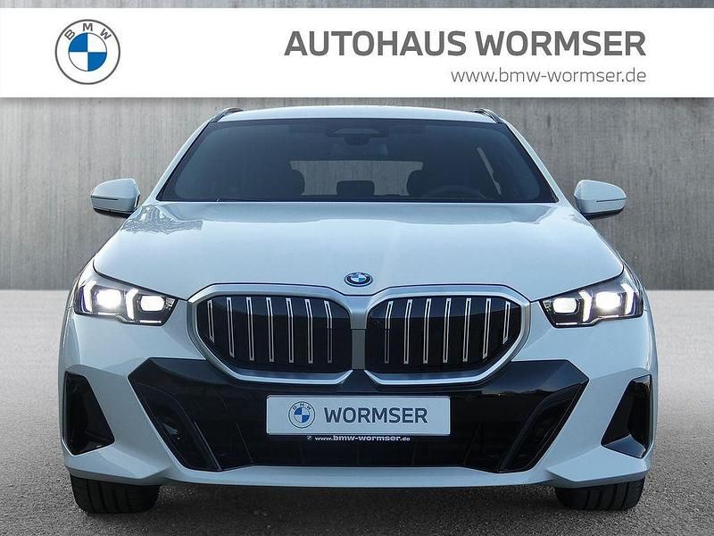 Neu BMW 530e Performance 299 PS (219 kW) 2025 Alpinweiss iii Kombi