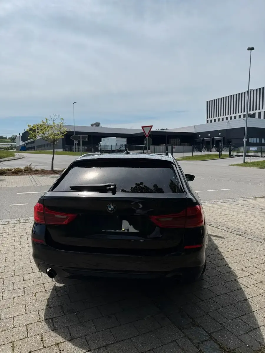 Gebraucht BMW 530 256 PS (188 kW) 2018 Schwarz Kombi