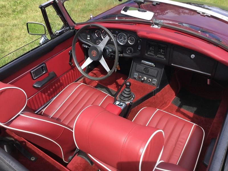 Second-hand MG B 95 CP (69 kW) 1976 Albastru Cabrio