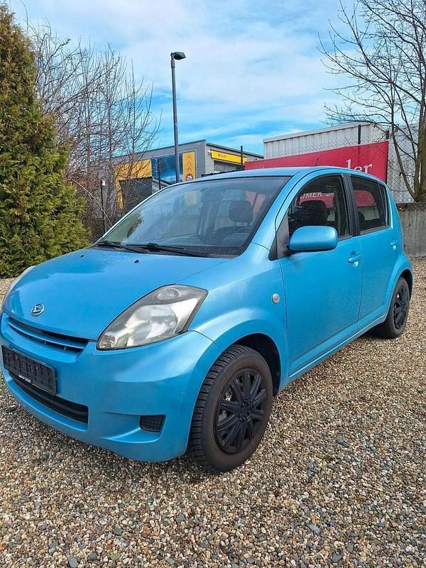 Gebraucht Daihatsu Sirion 91 PS (66 kW) 2008 Blau Kleinwagen