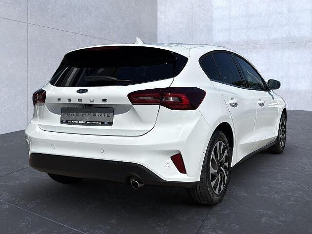 Gebraucht Ford Focus Titanium 125 PS (91 kW) 2025 Frost weiß (weiß) Limousine