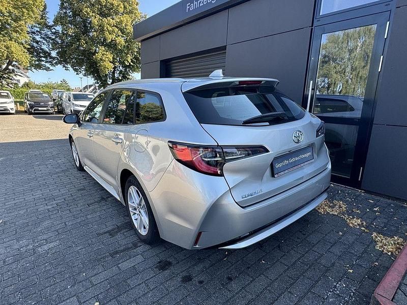 Gebraucht Toyota Corolla Club 116 PS (85 kW) 2019 Cosmicsilber metallic Kombi