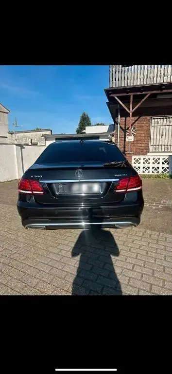 Gebraucht Mercedes E350 AMG line 258 PS (189 kW) 2017 Schwarz Limousine