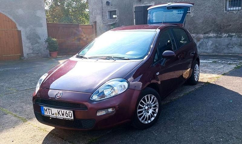 Rot Gebraucht 2014 Fiat Punto S Kleinwagen | 4.999 € (Fairer Preis) - Bild 1/4