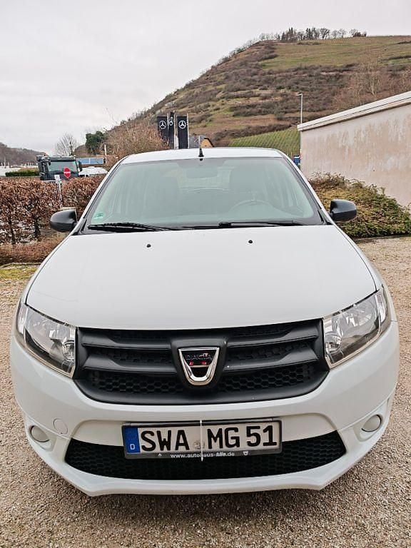Gebraucht Dacia Sandero 75 PS (55 kW) 2014 Weiß Limousine