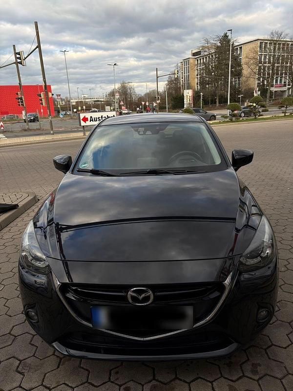 Gebraucht Mazda 2 Exclusive 90 PS (66 kW) 2016 Schwarz Kleinwagen
