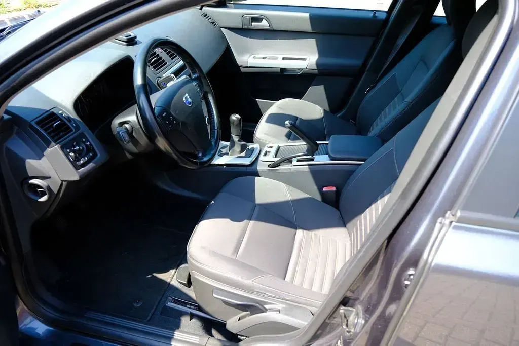 Gebraucht Volvo V50 114 PS (83 kW) 2010 Grau Kombi