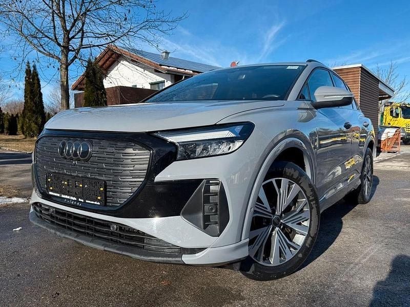 Mondsteingrau Gebraucht 2023 Audi Q4 e-tron Sport SUV | 32.900 € (Guter Preis) - Bild 1/4