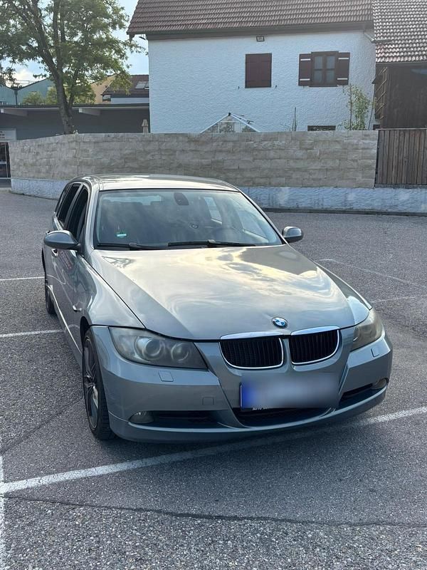 Andere farben Gebraucht 2005 BMW 320 Sport Line Kombi | 3.700 € - Bild 1/3