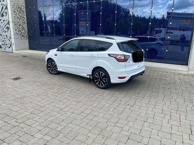 Weiß Gebraucht 2017 Ford Kuga ST-Line SUV | 15.000 € (Fairer Preis) - Bild 1/4