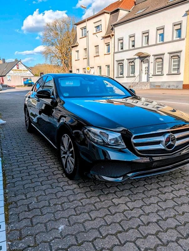 Gebraucht Mercedes E350 258 PS (189 kW) 2017 Schwarz Limousine