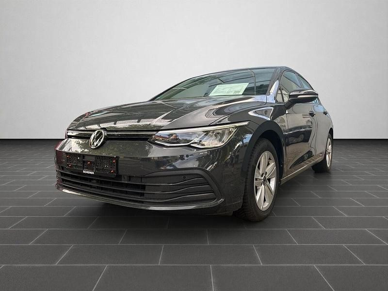 Uranograu Gebraucht 2022 VW Golf VIII Life Limousine | 20.280 € (Guter Preis) - Bild 1/4