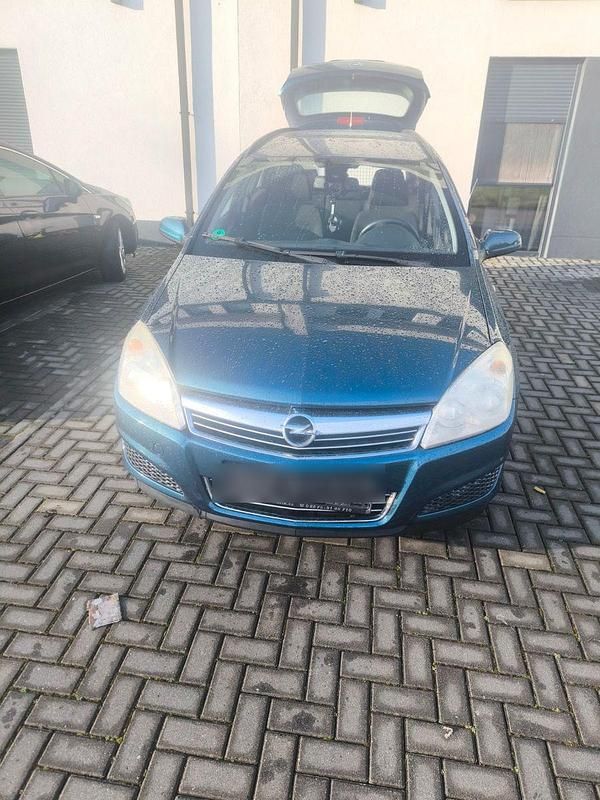 Grün Gebraucht 2007 Opel Astra Kombi | 2.000 € (Fairer Preis) - Bild 1/4