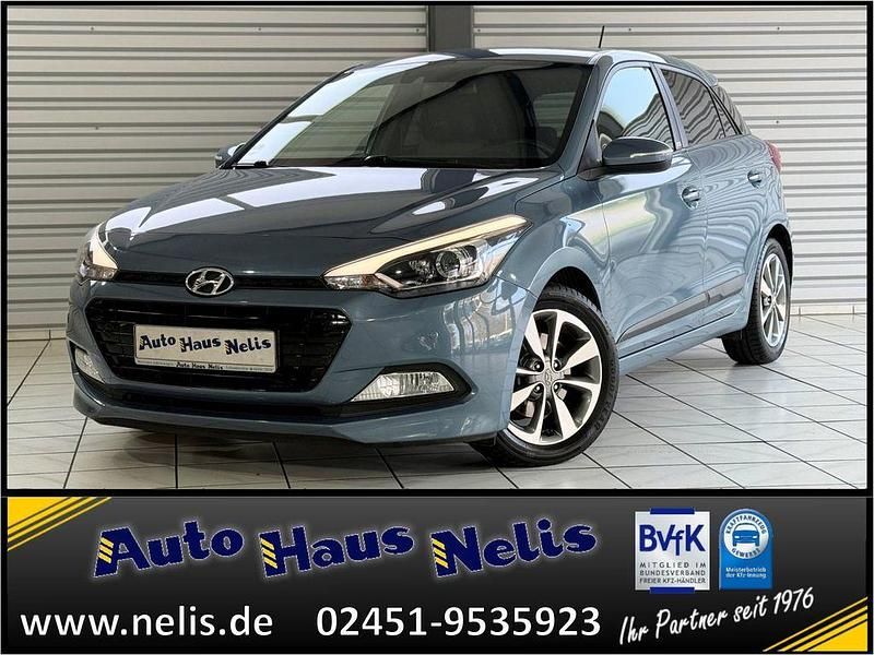 Blau Gebraucht 2016 Hyundai i20 Passion Limousine | 9.780 € (Etwas zu teuer) - Bild 1/4
