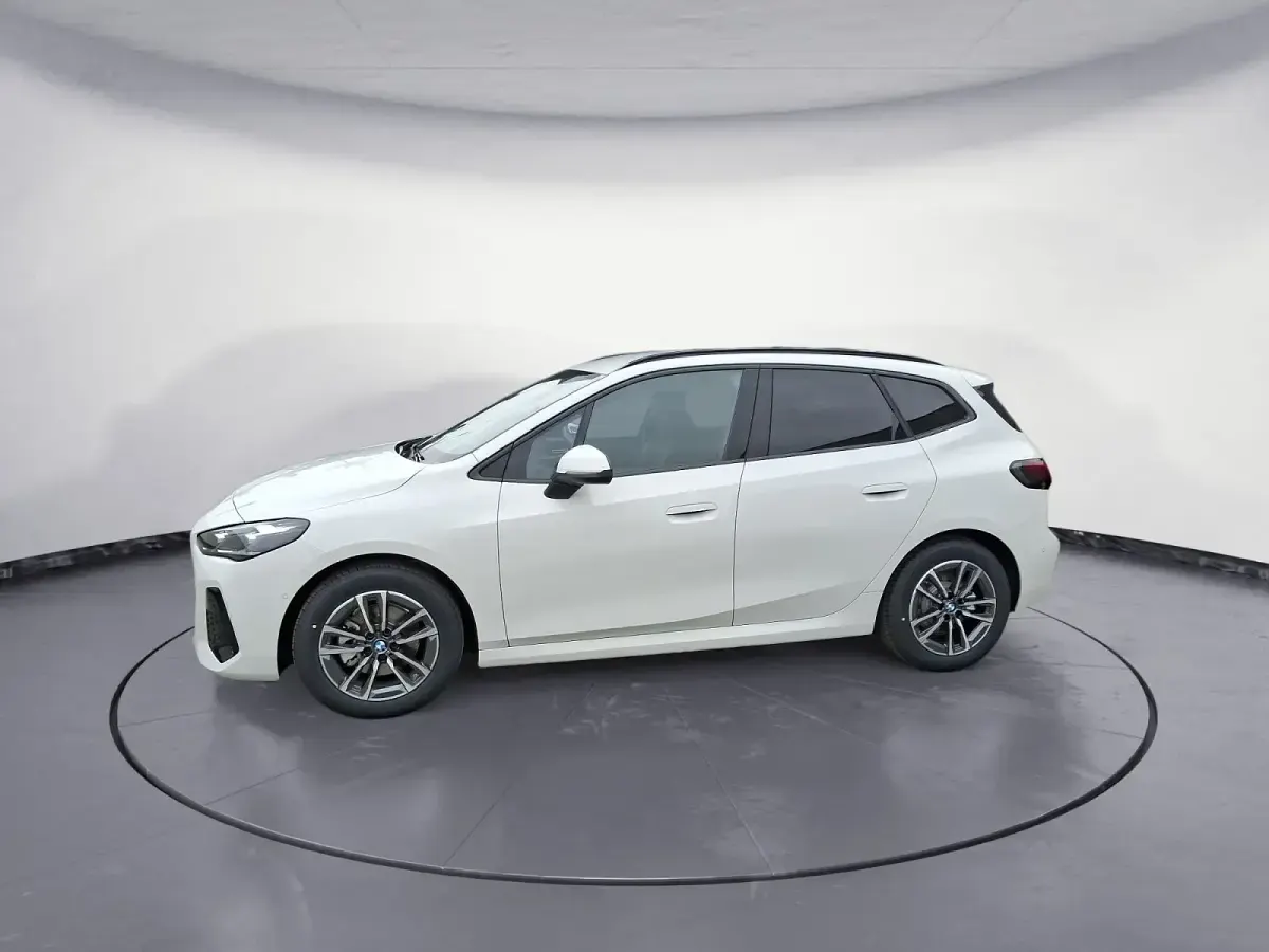Neu BMW 220 Active Tourer 170 PS (125 kW) 2026 Weiß Van / Kleinbus