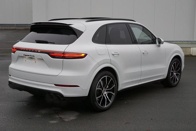 Gebraucht Porsche Cayenne Turbo 551 PS (405 kW) 2018 Weiß SUV