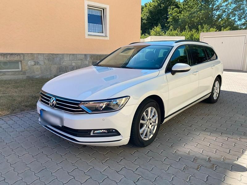 Gebraucht VW Passat Trendline 120 PS (88 kW) 2015 Weiß Kombi