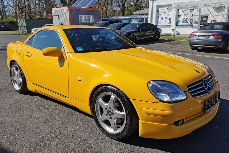 Gelb Gebraucht 1999 Mercedes SLK230 AMG Cabrio | 7.400 € (Guter Preis) - Bild 1/4