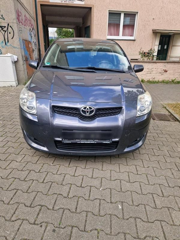 Braun Gebraucht 2008 Toyota Auris Limousine | 3.899 € (Superpreis) - Bild 1/4