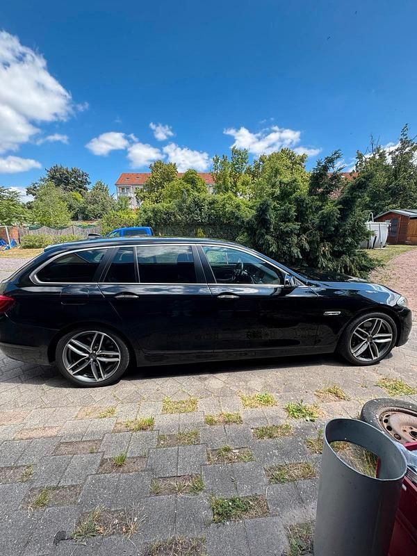 Gebraucht BMW 525 160 PS (117 kW) 2013 Schwarz Kombi