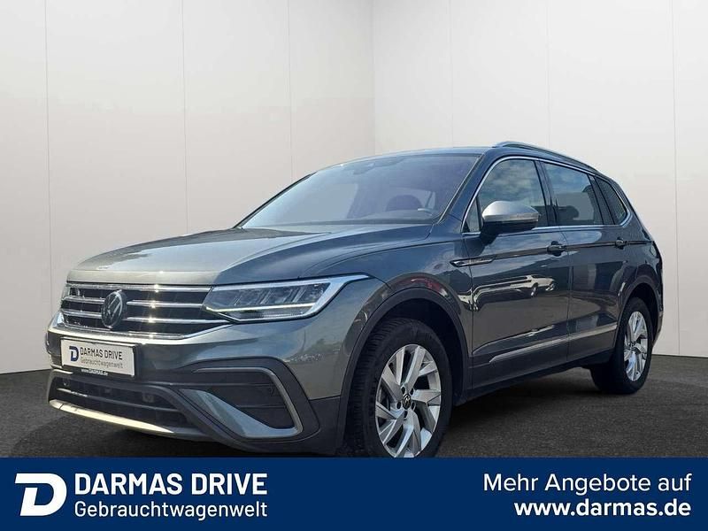 Grau Gebraucht 2024 VW Tiguan Allspace Life SUV | 33.990 € (Guter Preis) - Bild 1/4